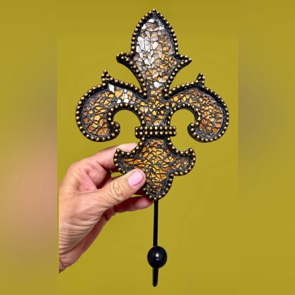 Home decor 2fer Fleur-de-Lis Wall Hook & Sun face decor ball